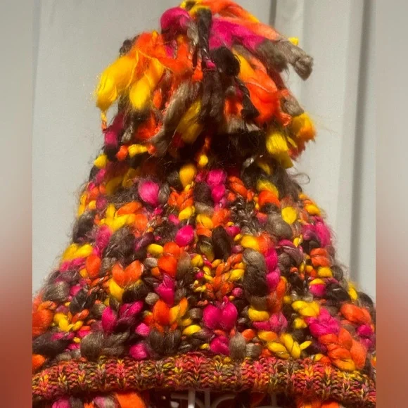 Steve Madden trapper hat & scarf 2-piece set - Picture 3 of 4